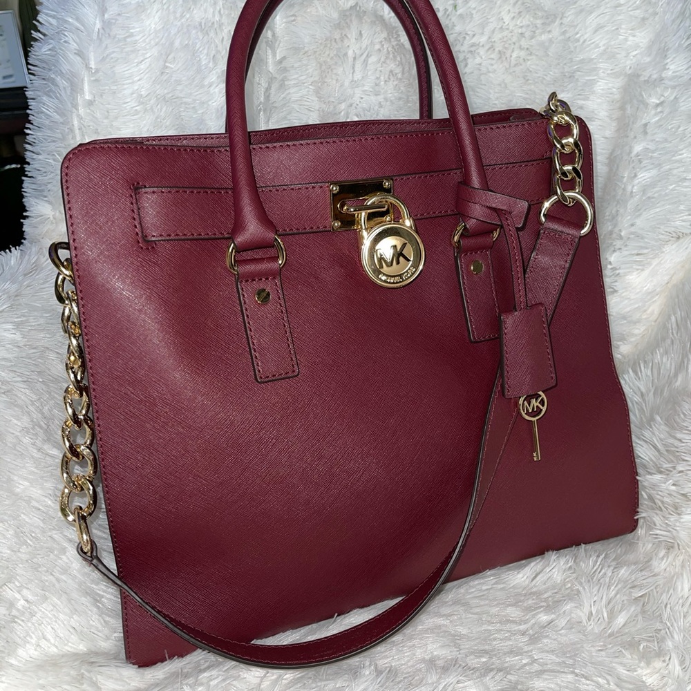 Michael kors hobo Hamilton tote. Large. Shoulder bag burgundy color